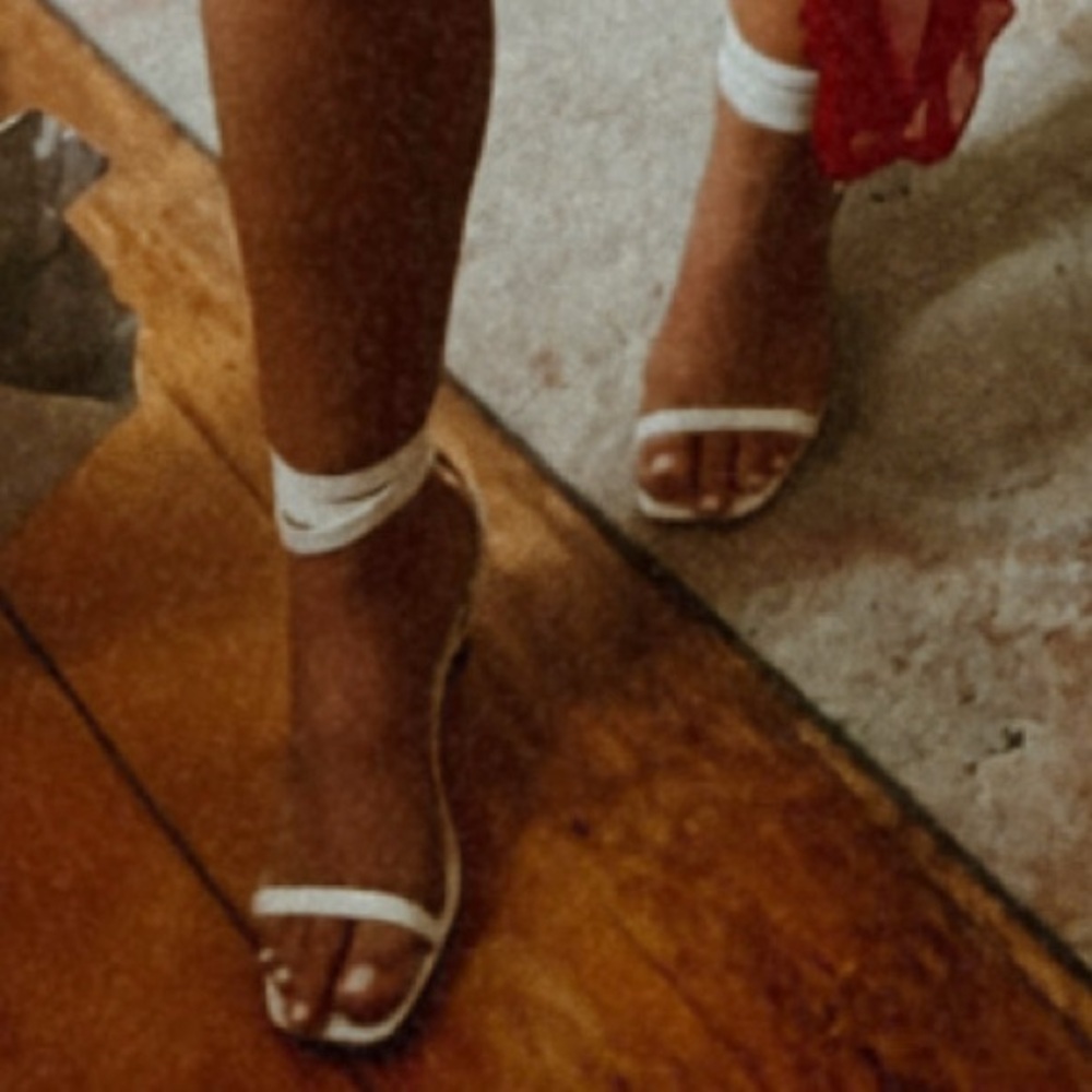 Express Heels - Picture 7 of 8